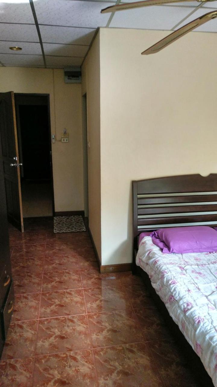 Guestpat Casabella Hotell Pattaya Exteriör bild