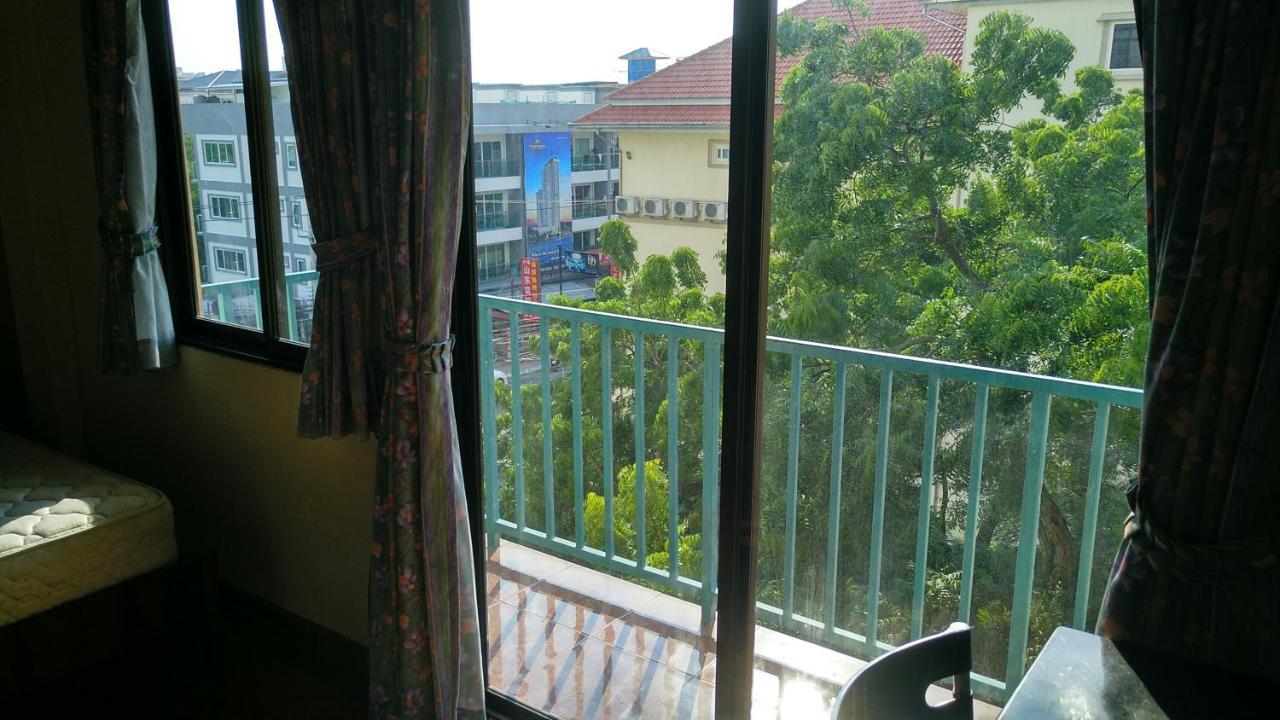 Guestpat Casabella Hotell Pattaya Exteriör bild