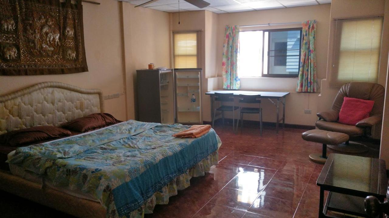 Guestpat Casabella Hotell Pattaya Exteriör bild