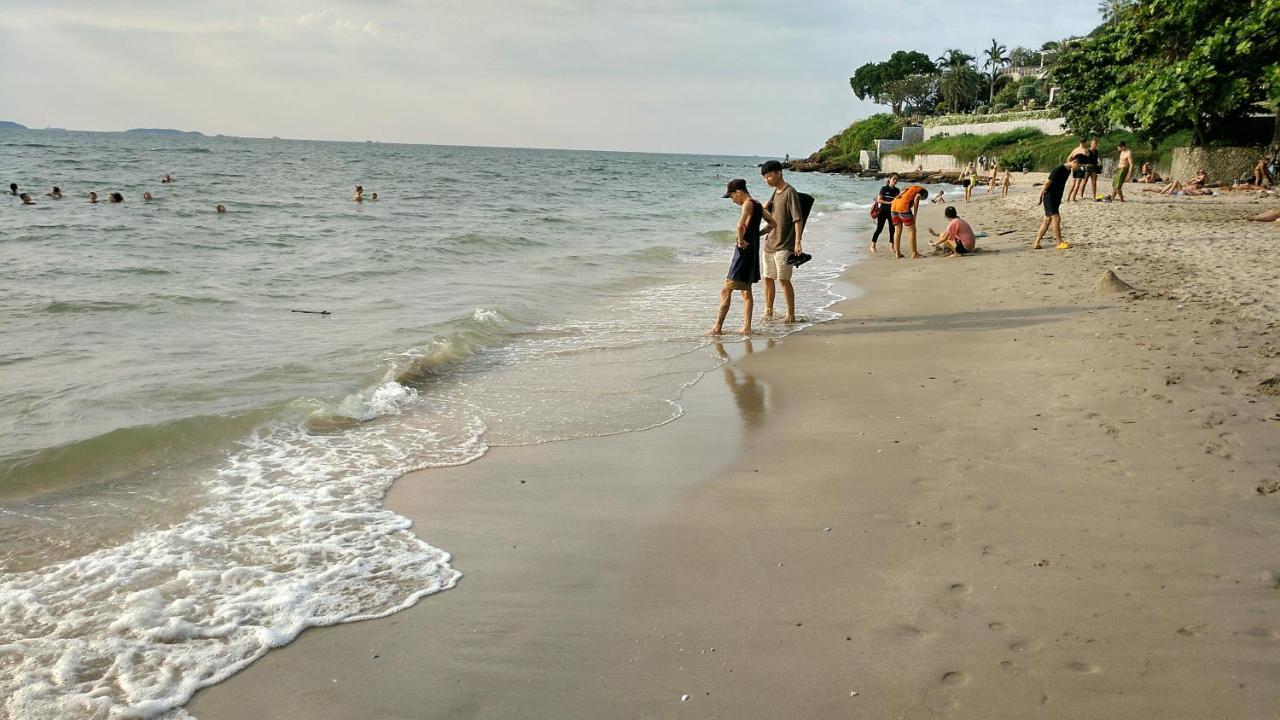 Guestpat Casabella Hotell Pattaya Exteriör bild